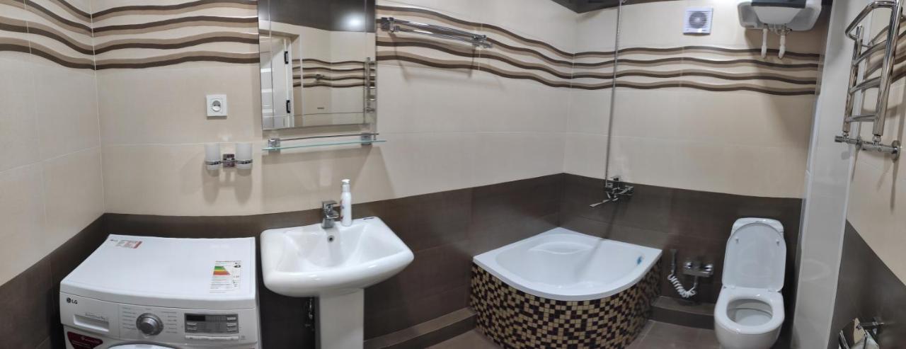 1-Bedroom Apartment In The Very City Center Taszkent Zewnętrze zdjęcie