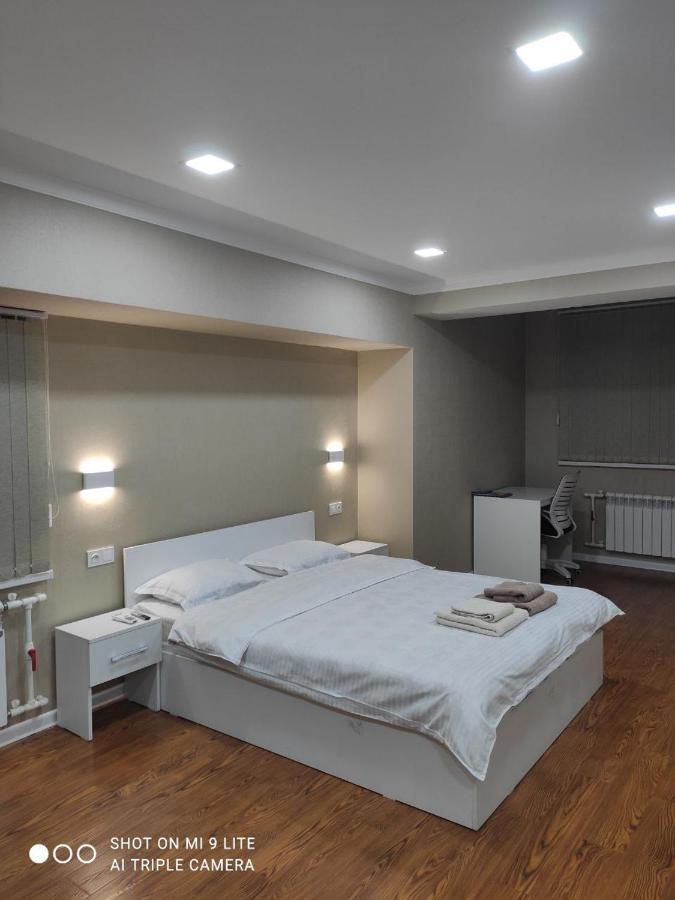 1-Bedroom Apartment In The Very City Center Taszkent Zewnętrze zdjęcie